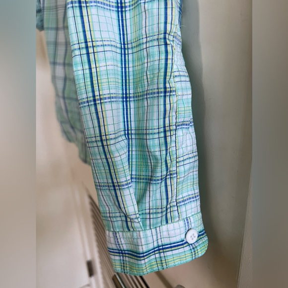 Columbia women’s hiking long sleeve shirt, size Large but can fit a medium. - Picture 4 of 8